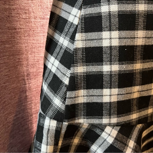 LF: Plaid Mini Skirt - Picture 6 of 8